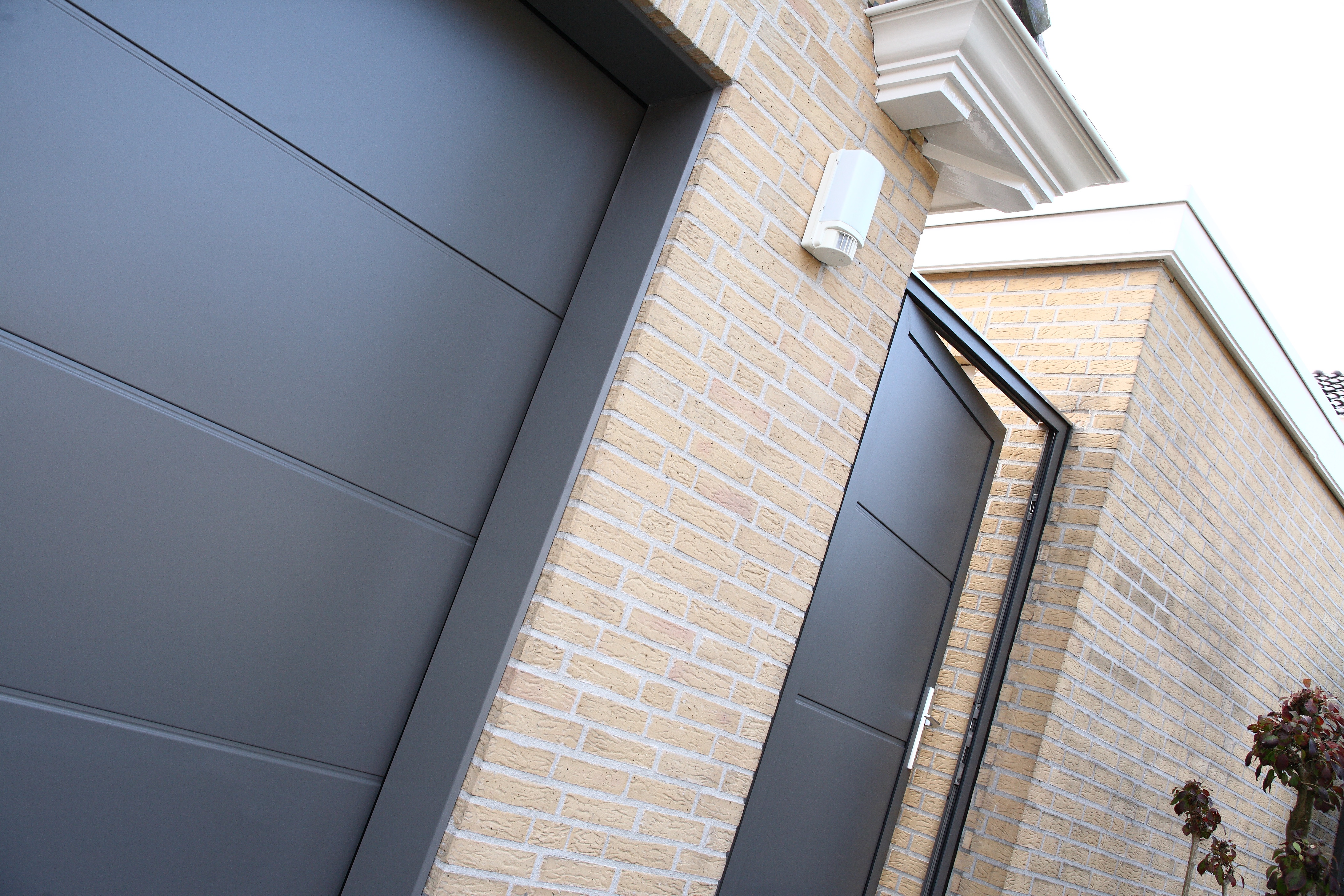 Condoor Nebeneingangstüren Aluminium Rahmen Luxe Line